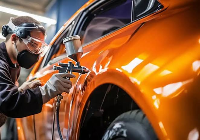 Carro preto com pintura brilhante